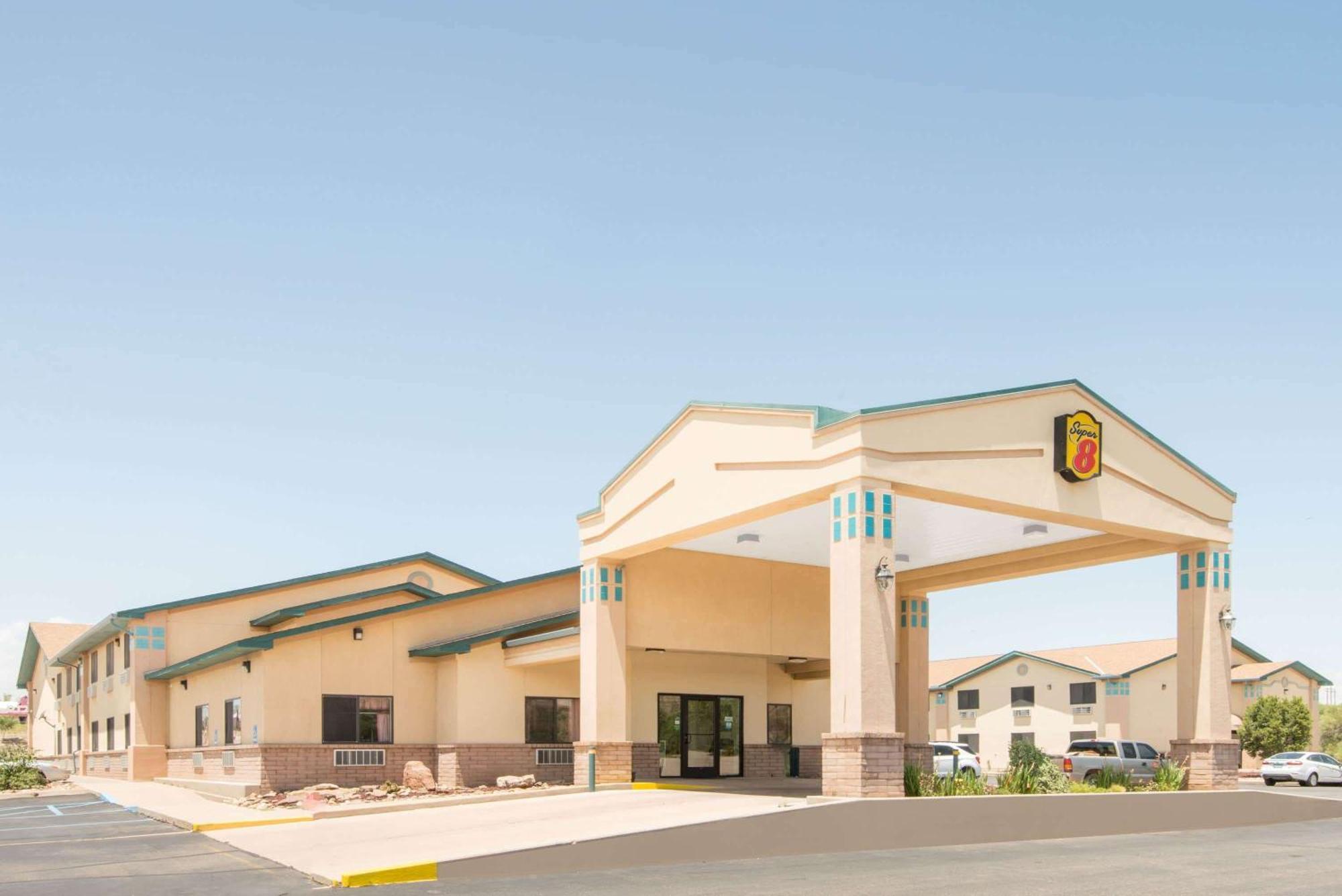 Super 8 by Wyndham Santa Rosa Hotel Bagian luar foto