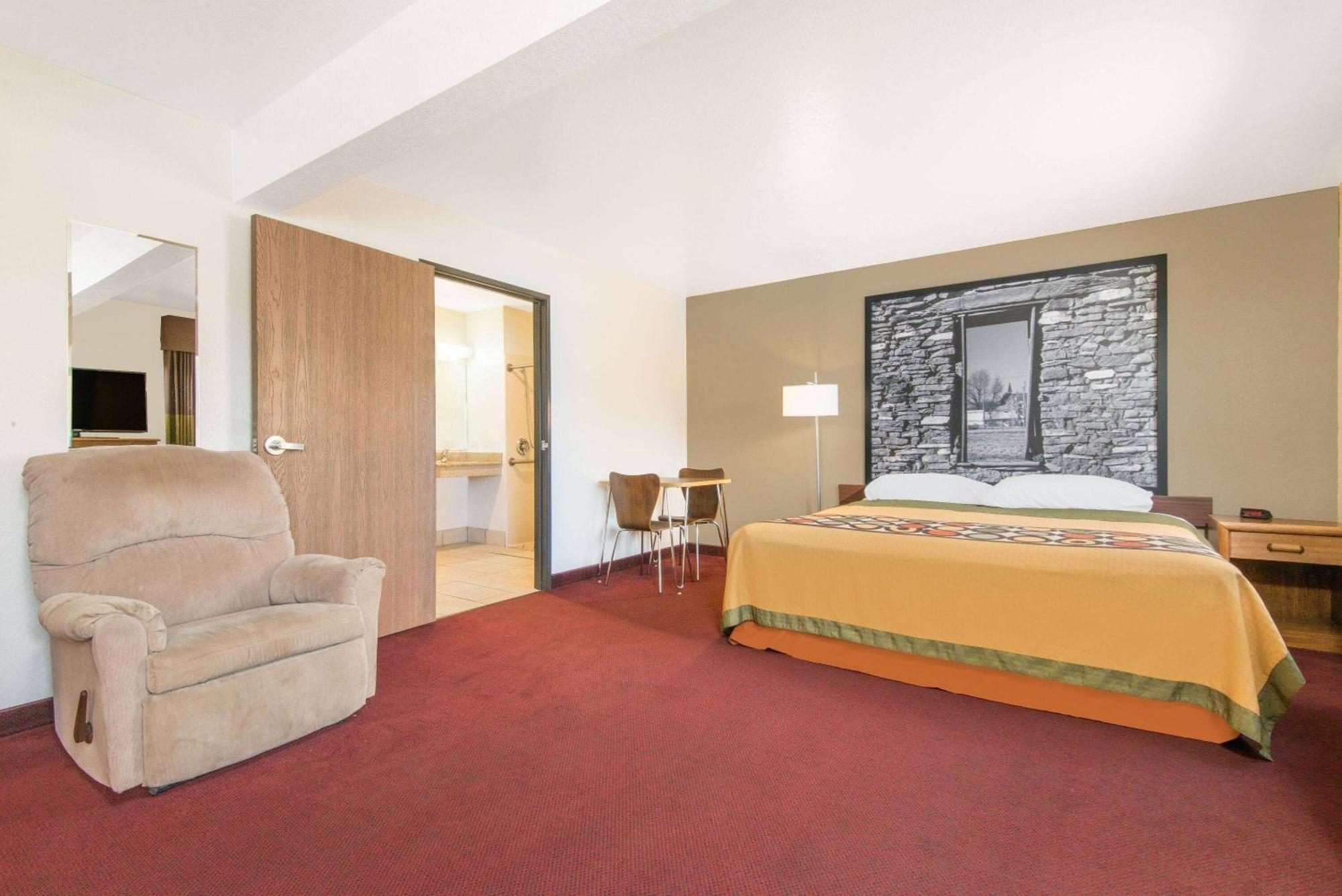 Super 8 by Wyndham Santa Rosa Hotel Bagian luar foto