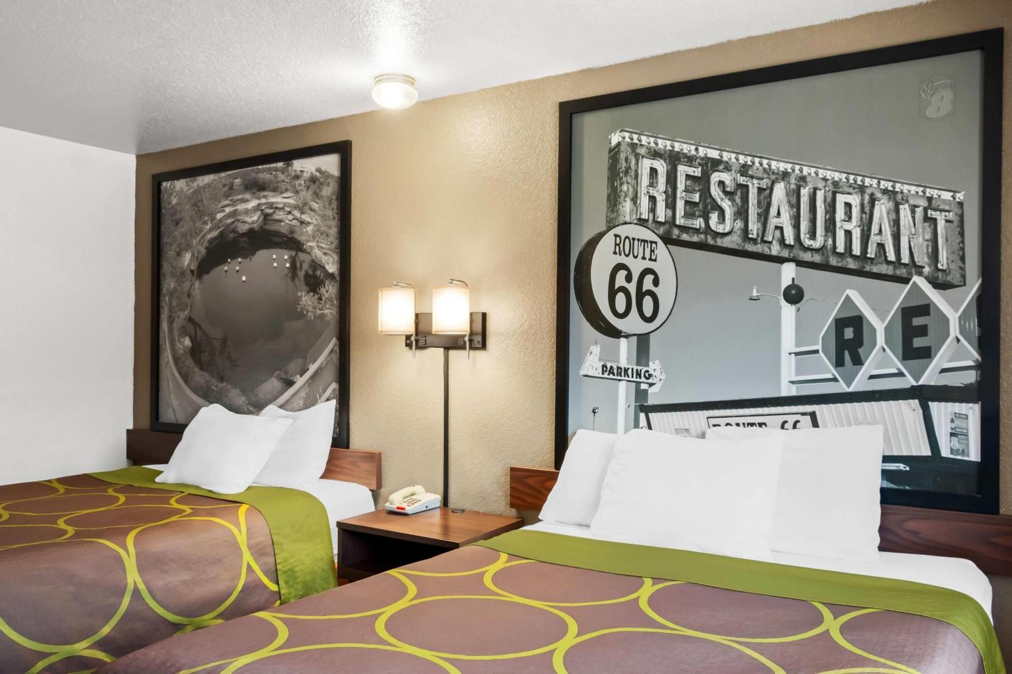 Super 8 by Wyndham Santa Rosa Hotel Bagian luar foto