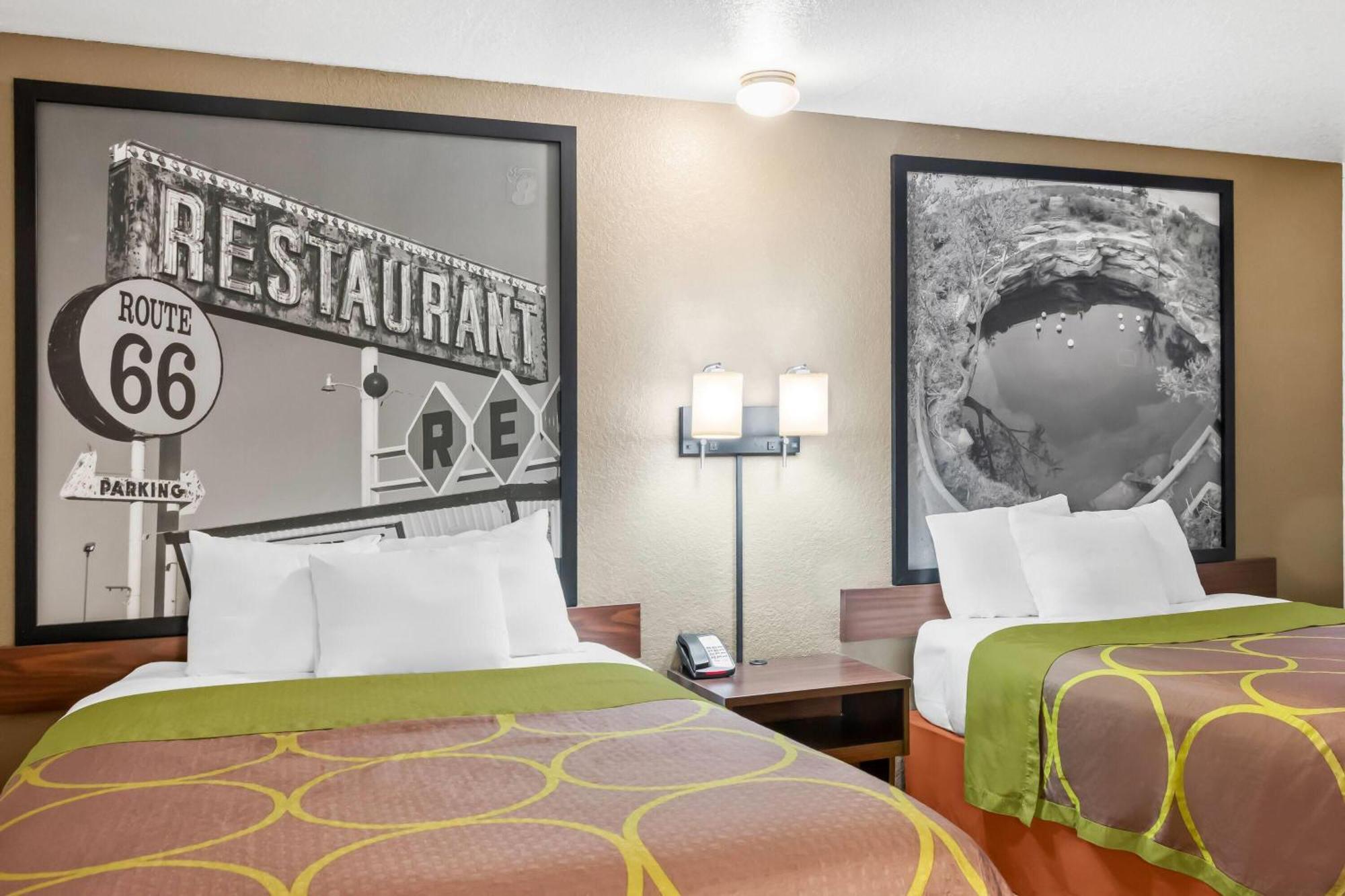 Super 8 by Wyndham Santa Rosa Hotel Bagian luar foto