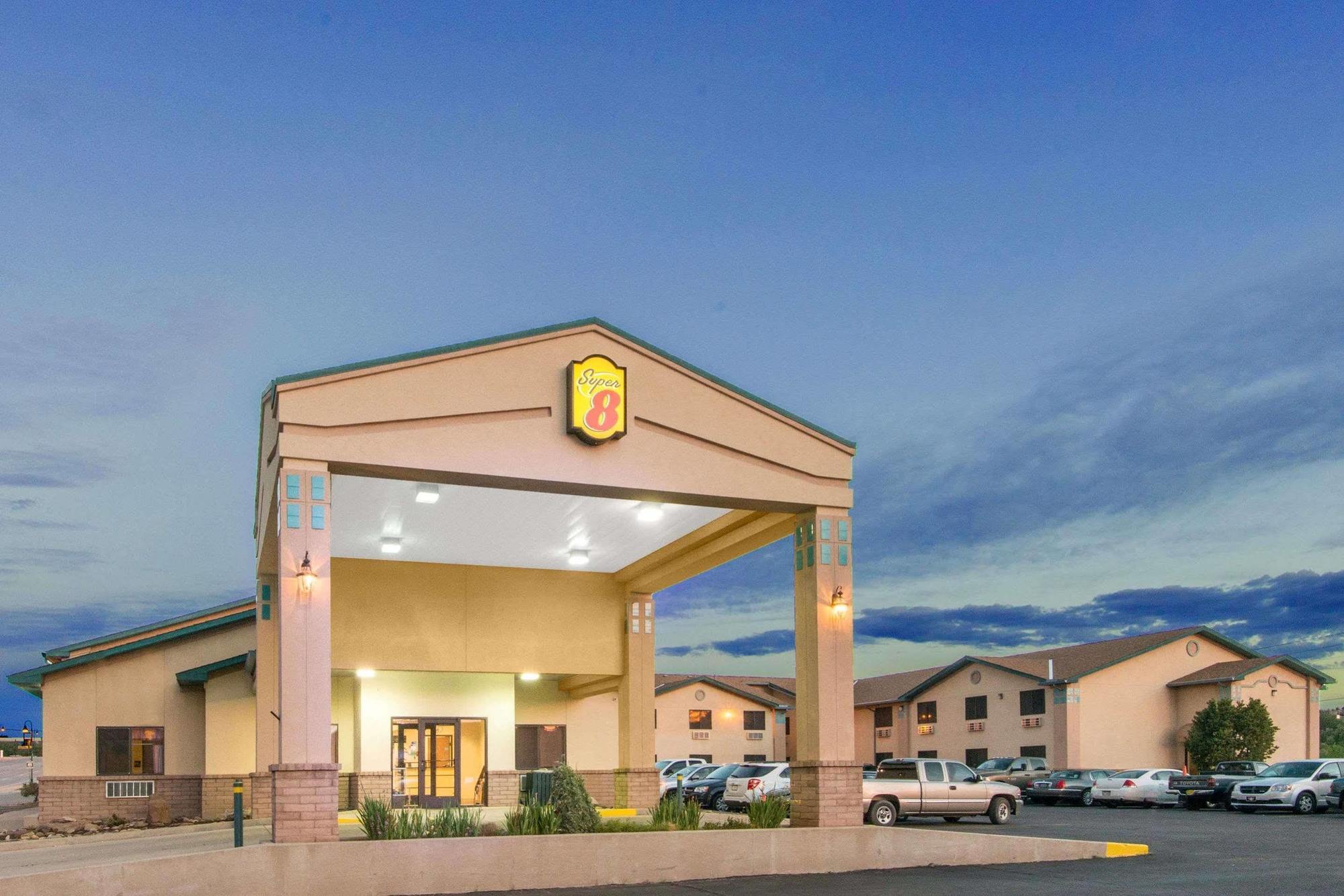 Super 8 by Wyndham Santa Rosa Hotel Bagian luar foto